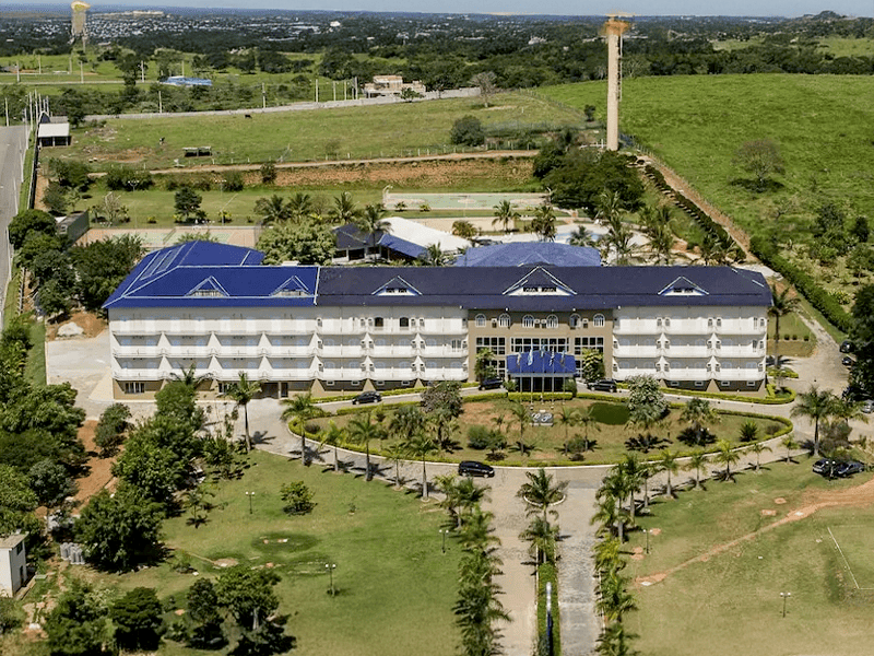 colonial-plaza